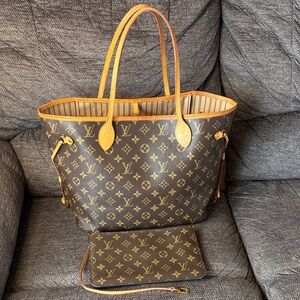 Louis Vuitton Neverfull MM Monogram Classic Tote